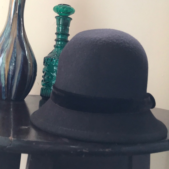 Cloche Style Hat - Picture 4 of 6